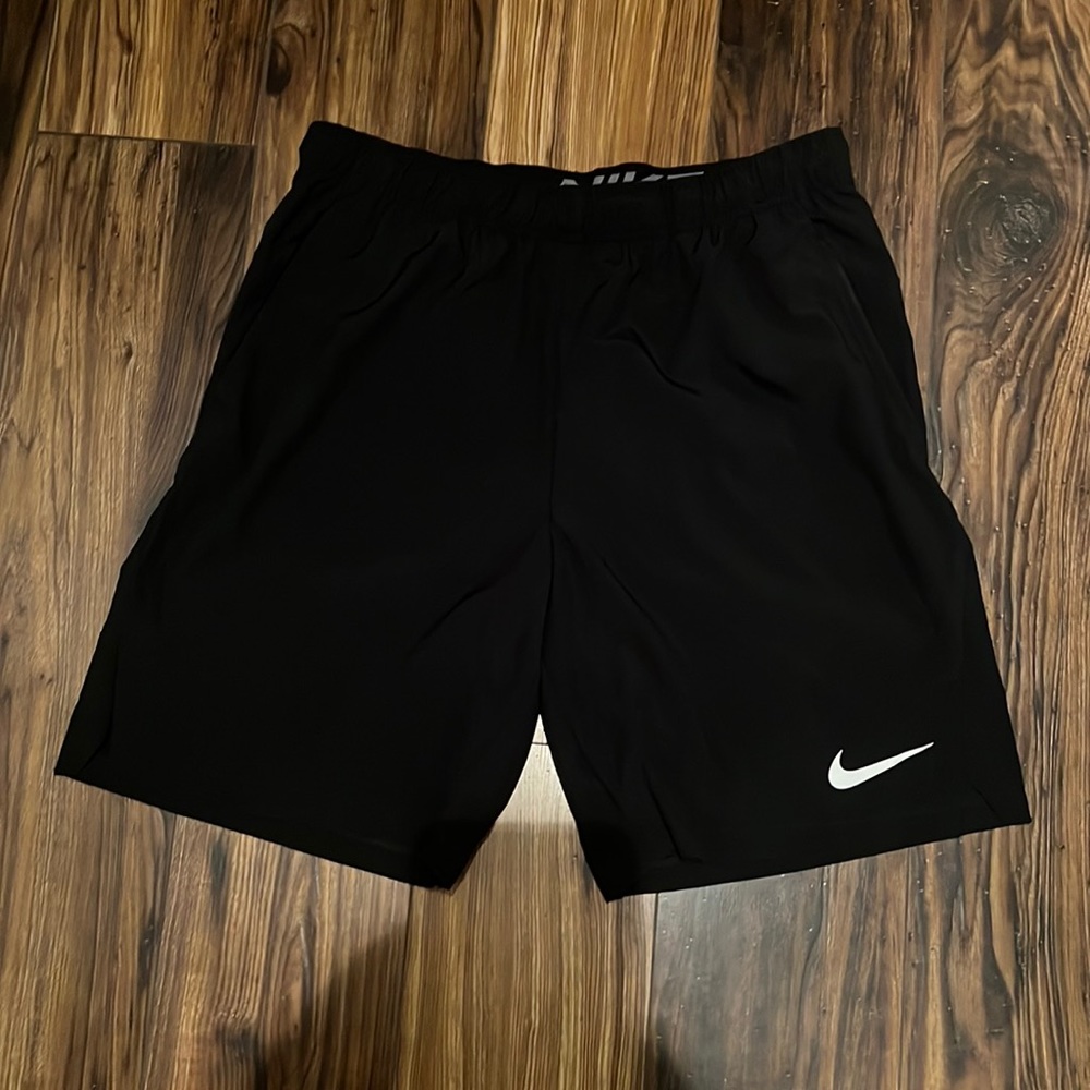 Nike dye fit shorts